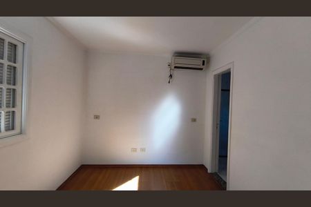 Casa à venda com 95m², 2 quartos e 2 vagas Casa à venda com 95m², 2 quartos e 2 vagasSuíte