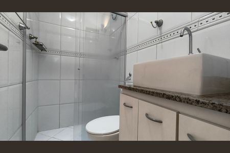 Casa à venda com 95m², 2 quartos e 2 vagas Casa à venda com 95m², 2 quartos e 2 vagasBanheiro social