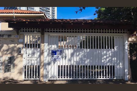 Casa à venda com 95m², 2 quartos e 2 vagas Casa à venda com 95m², 2 quartos e 2 vagasFachada + Plaquinha