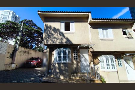 Casa à venda com 95m², 2 quartos e 2 vagas Casa à venda com 95m², 2 quartos e 2 vagasFachada
