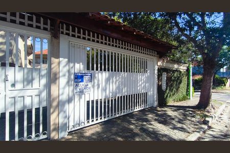 Casa à venda com 95m², 2 quartos e 2 vagas Casa à venda com 95m², 2 quartos e 2 vagasFachada + Plaquinha