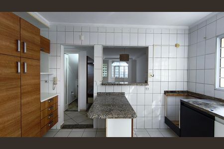 Casa à venda com 95m², 2 quartos e 2 vagas Casa à venda com 95m², 2 quartos e 2 vagasCozinha