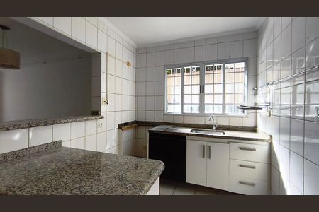 Casa à venda com 95m², 2 quartos e 2 vagas Casa à venda com 95m², 2 quartos e 2 vagasCozinha