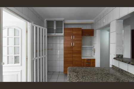 Casa à venda com 95m², 2 quartos e 2 vagas Casa à venda com 95m², 2 quartos e 2 vagasCozinha