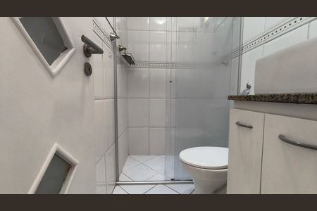 Casa à venda com 95m², 2 quartos e 2 vagas Casa à venda com 95m², 2 quartos e 2 vagasBanheiro social