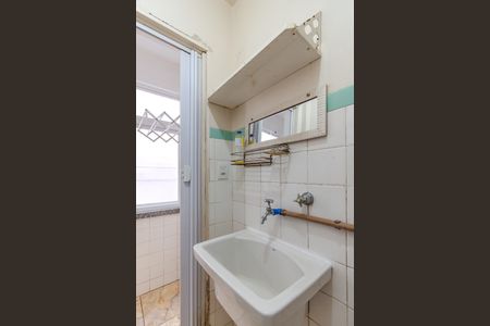 Apartamento à venda com 74m², 2 quartos e sem vagaBanheiro de serviço