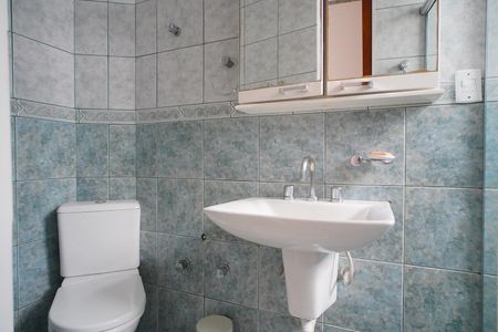 Banheiro  de apartamento para alugar com 2 quartos, 60m² em Moinhos de Vento, Porto Alegre