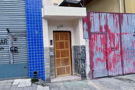 Casa à venda com 148m², 2 quartos e sem vaga Casa à venda com 148m², 2 quartos e sem vagaFachada