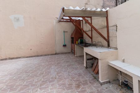 Casa à venda com 148m², 2 quartos e sem vaga Casa à venda com 148m², 2 quartos e sem vagaQuintal com Churrasqueira