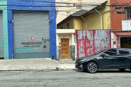 Casa à venda com 148m², 2 quartos e sem vaga Casa à venda com 148m², 2 quartos e sem vagaFachada