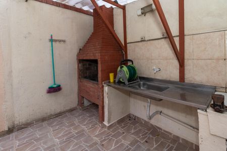 Casa à venda com 148m², 2 quartos e sem vaga Casa à venda com 148m², 2 quartos e sem vagaQuintal com Churrasqueira