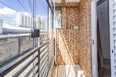 Casa à venda com 210m², 3 quartos e 2 vagas Casa à venda com 210m², 3 quartos e 2 vagasVaranda