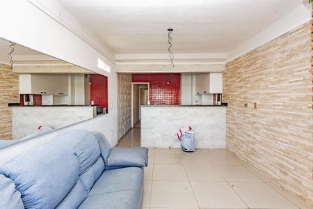 Casa à venda com 210m², 3 quartos e 2 vagas Casa à venda com 210m², 3 quartos e 2 vagasSala