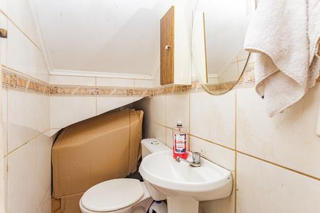 Casa à venda com 210m², 3 quartos e 2 vagas Casa à venda com 210m², 3 quartos e 2 vagasLavabo