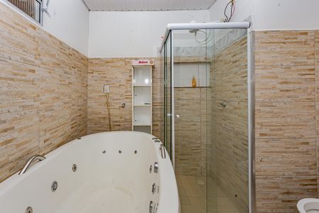 Casa à venda com 210m², 3 quartos e 2 vagas Casa à venda com 210m², 3 quartos e 2 vagasBanheiro da Suíte