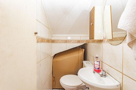 Casa à venda com 210m², 3 quartos e 2 vagas Casa à venda com 210m², 3 quartos e 2 vagasLavabo
