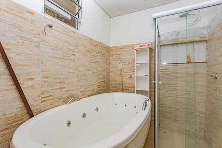 Casa à venda com 210m², 3 quartos e 2 vagas Casa à venda com 210m², 3 quartos e 2 vagasBanheiro da Suíte