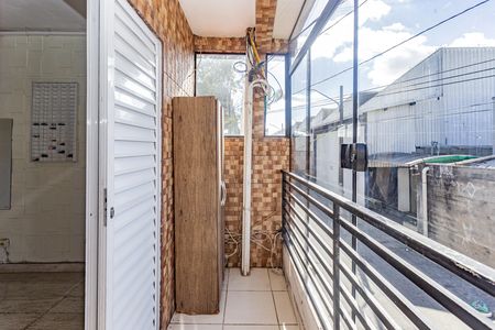 Casa à venda com 210m², 3 quartos e 2 vagas Casa à venda com 210m², 3 quartos e 2 vagasVaranda