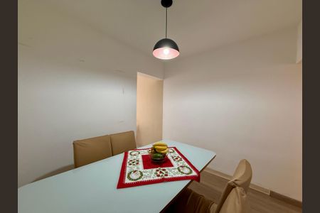 Casa à venda com 98m², 2 quartos e 1 vagaSala