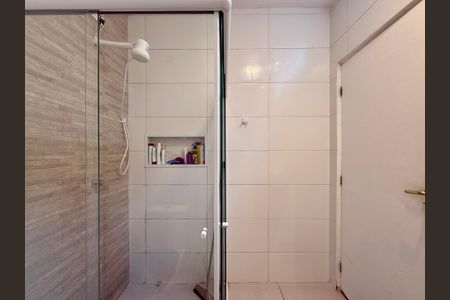 Casa à venda com 98m², 2 quartos e 1 vagaBanheiro 