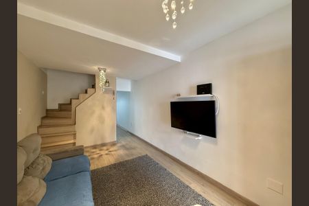 Casa à venda com 98m², 2 quartos e 1 vagaSala