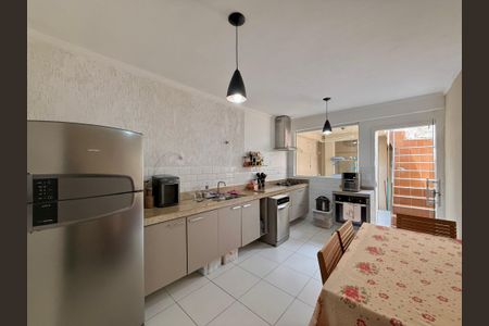 Casa à venda com 98m², 2 quartos e 1 vagaCozinha  