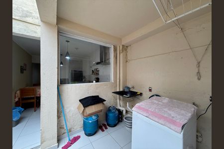 Casa à venda com 98m², 2 quartos e 1 vagaÁrea de Serviço