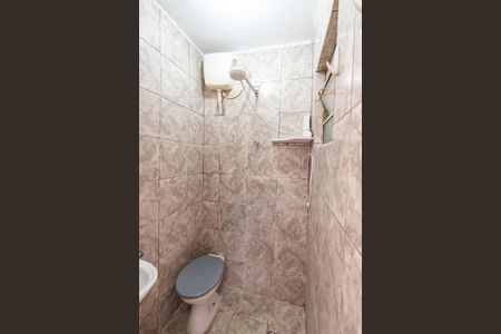 Banheiro de kitnet/studio para alugar com 1 quarto, 20m² em Cambuci, São Paulo