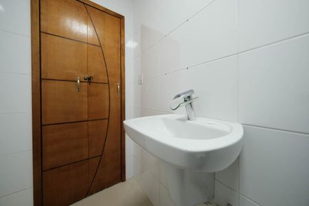 Casa à venda com 220m², 3 quartos e 3 vagasBanheiro social