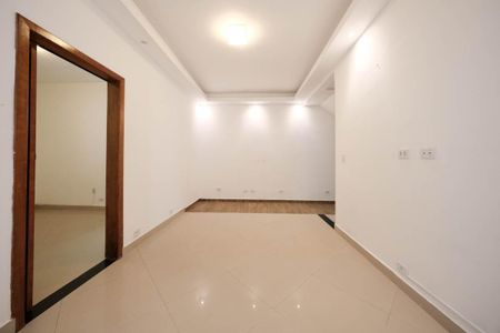 Casa à venda com 220m², 3 quartos e 3 vagasSala