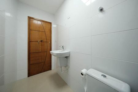 Casa à venda com 220m², 3 quartos e 3 vagasBanheiro social