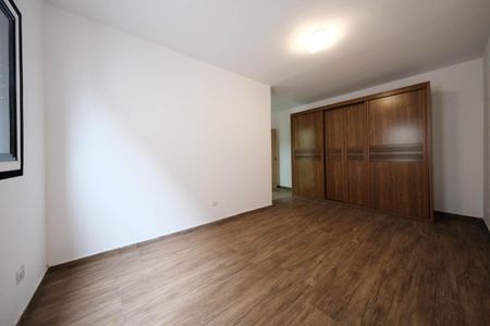 Casa à venda com 220m², 3 quartos e 3 vagasSuíte 2