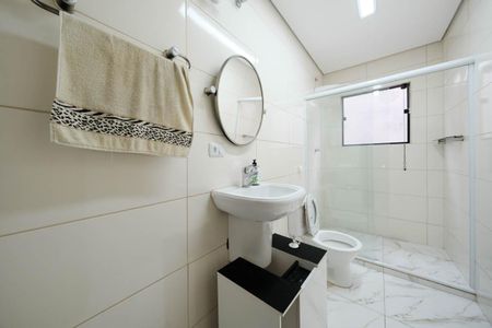 Casa à venda com 220m², 3 quartos e 3 vagasBanheiro da Suíte 2