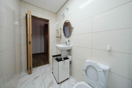 Casa à venda com 220m², 3 quartos e 3 vagasBanheiro da Suíte 2