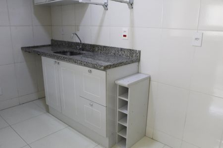 Casa de condomínio para alugar com 100m², 3 quartos e 1 vagaSala/Cozinha