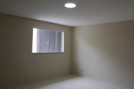 Casa de condomínio para alugar com 100m², 3 quartos e 1 vagaSala/Cozinha
