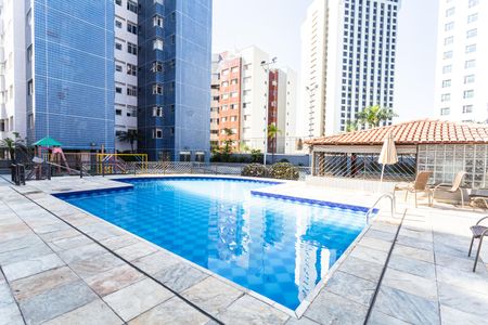 Apartamento à venda com 130m², 4 quartos e 2 vagasÁrea comum - Piscina
