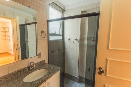 Apartamento à venda com 130m², 4 quartos e 2 vagasBanheiro da Suíte