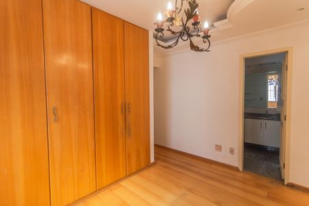 Apartamento à venda com 130m², 4 quartos e 2 vagasSuíte