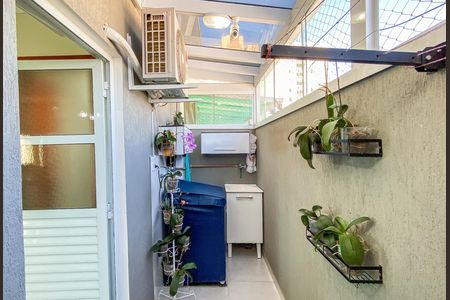 Apartamento à venda com 55m², 2 quartos e 1 vaga Apartamento à venda com 55m², 2 quartos e 1 vagaÁrea de Serviço