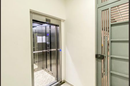 Apartamento à venda com 55m², 2 quartos e 1 vaga Apartamento à venda com 55m², 2 quartos e 1 vagaElevador