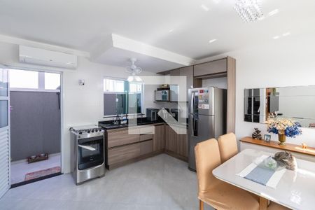Apartamento à venda com 55m², 2 quartos e 1 vaga Apartamento à venda com 55m², 2 quartos e 1 vagaCozinha