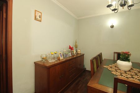 Casa à venda com 126m², 3 quartos e 2 vagasSala
