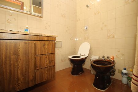 Casa à venda com 126m², 3 quartos e 2 vagasBanheiro da Suíte