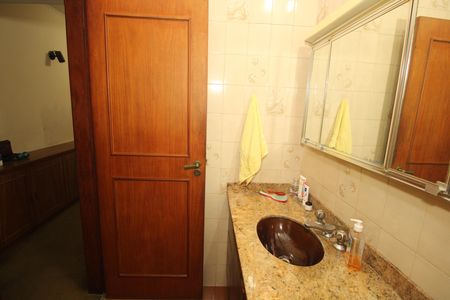 Casa à venda com 126m², 3 quartos e 2 vagasBanheiro da Suíte