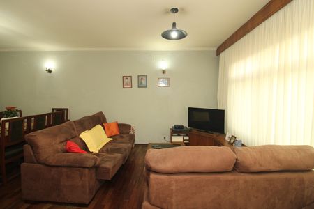 Casa à venda com 126m², 3 quartos e 2 vagasSala