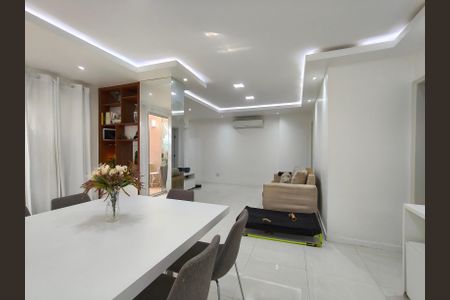 Apartamento à venda com 78m², 2 quartos e 1 vagaSala