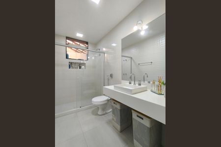 Apartamento à venda com 78m², 2 quartos e 1 vagaBanheiro Corredor