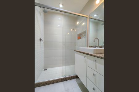 Apartamento à venda com 78m², 2 quartos e 1 vagaBanheiro da Suíte