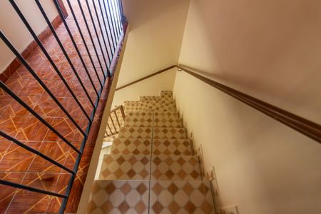 Casa para alugar com 180m², 3 quartos e sem vaga Casa para alugar com 180m², 3 quartos e sem vagaEscada